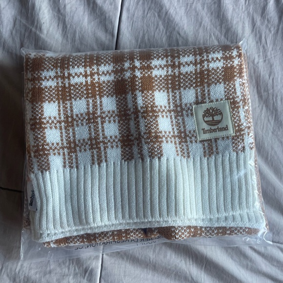 NWT Timberland Buffalo Plaid Scarf - Picture 2 of 3